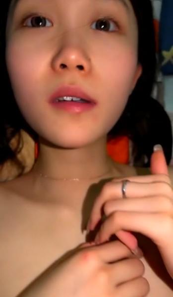 Background nonton video viral Bocil Sempit Paksa Adik Keluar Di Luar Hd PART 2
