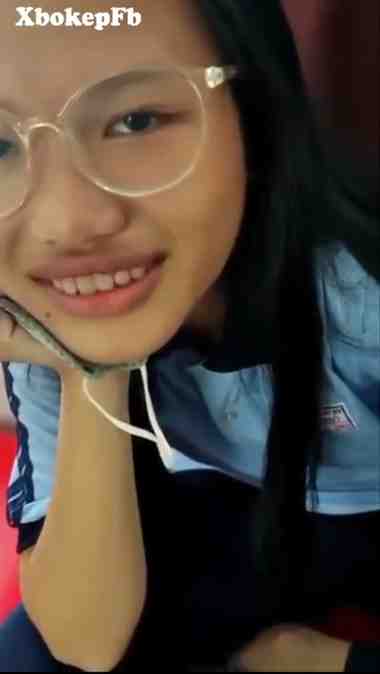 Background nonton video viral BOKEP SMP Tugas Kelompok Berakhir Di Geng beng Rame²