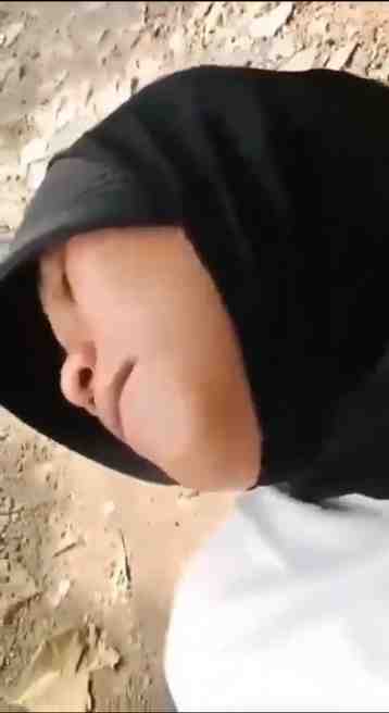 Background nonton video viral Bocil SD Sama Om Berani Main Di Hutan