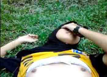 Background nonton video viral BOKEP ABG Smp Di Sodok Ojol Di Lapangan